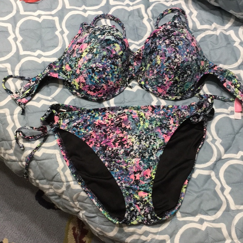 Victoria secret bikini bottoms only - Picture 1 of 3